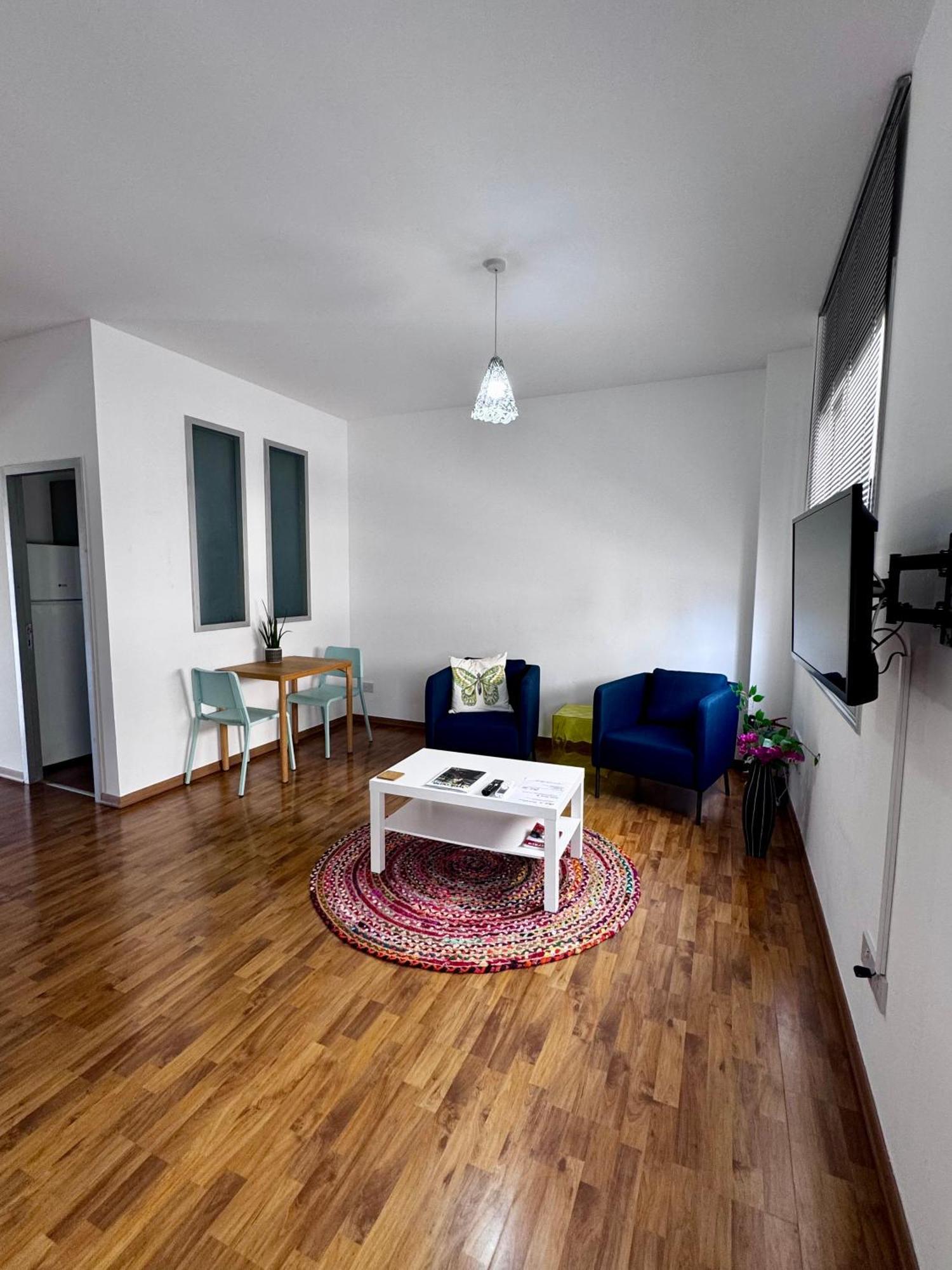 Lovely Studio Apartment In Pafos Exterior photo